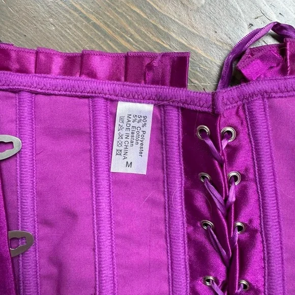Vibrant Purple Corset with Rhinestone Detailing, Y2K Glam Size M - Picture 6 of 6